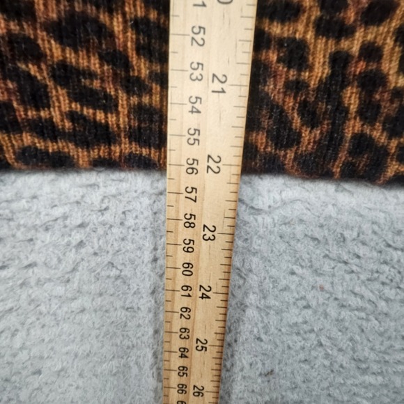 White + Warren Sweater Womens L Leopard Print 100% Cashmere Mob Wife Luxury Top - Picture 7 of 10